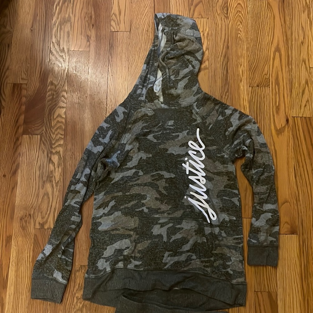 Camouflage sweatshirt and sweatpants